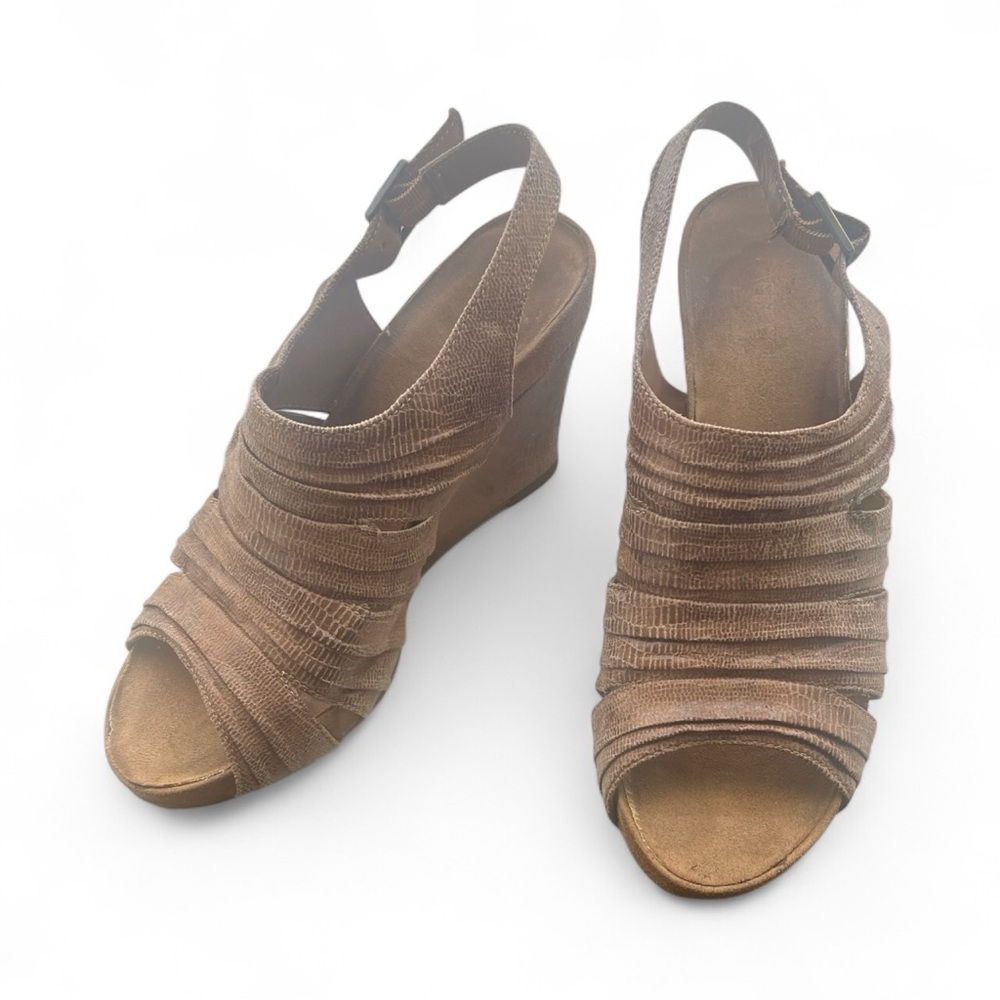 Aerosoles “Plush On You” Tan Combo Wedge Sandals Size 9M